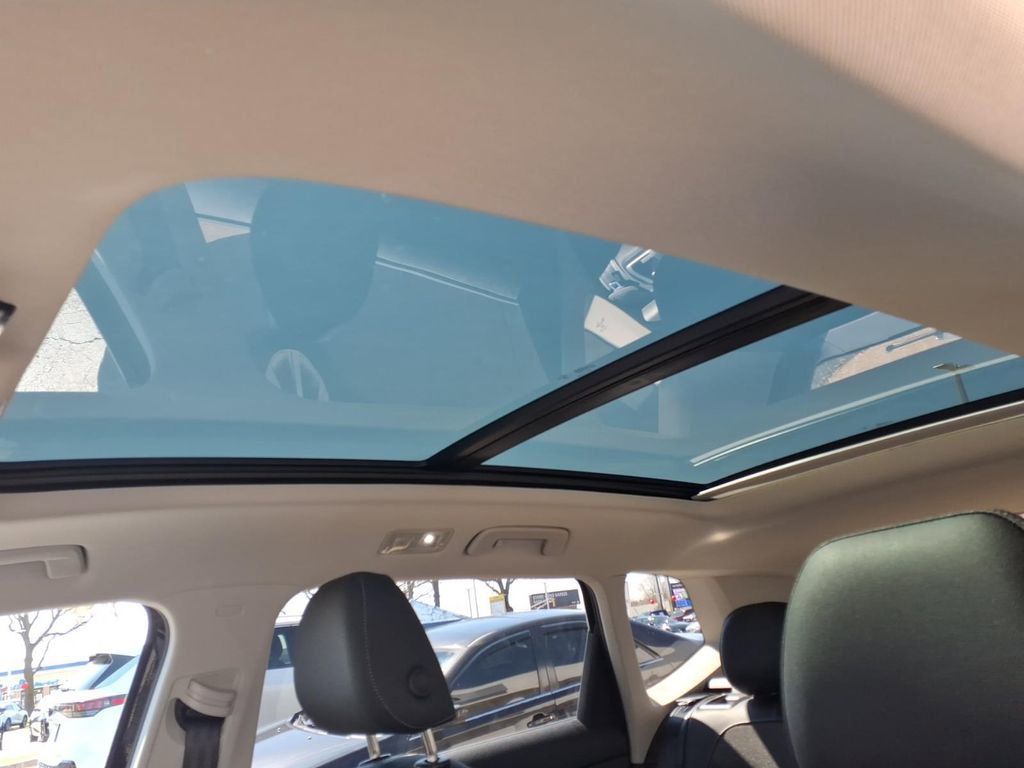 New 2026 Volkswagen Taos SE AWD/4WD image 10