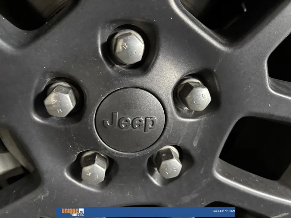 Used 2023 Jeep Gladiator Overland image 10