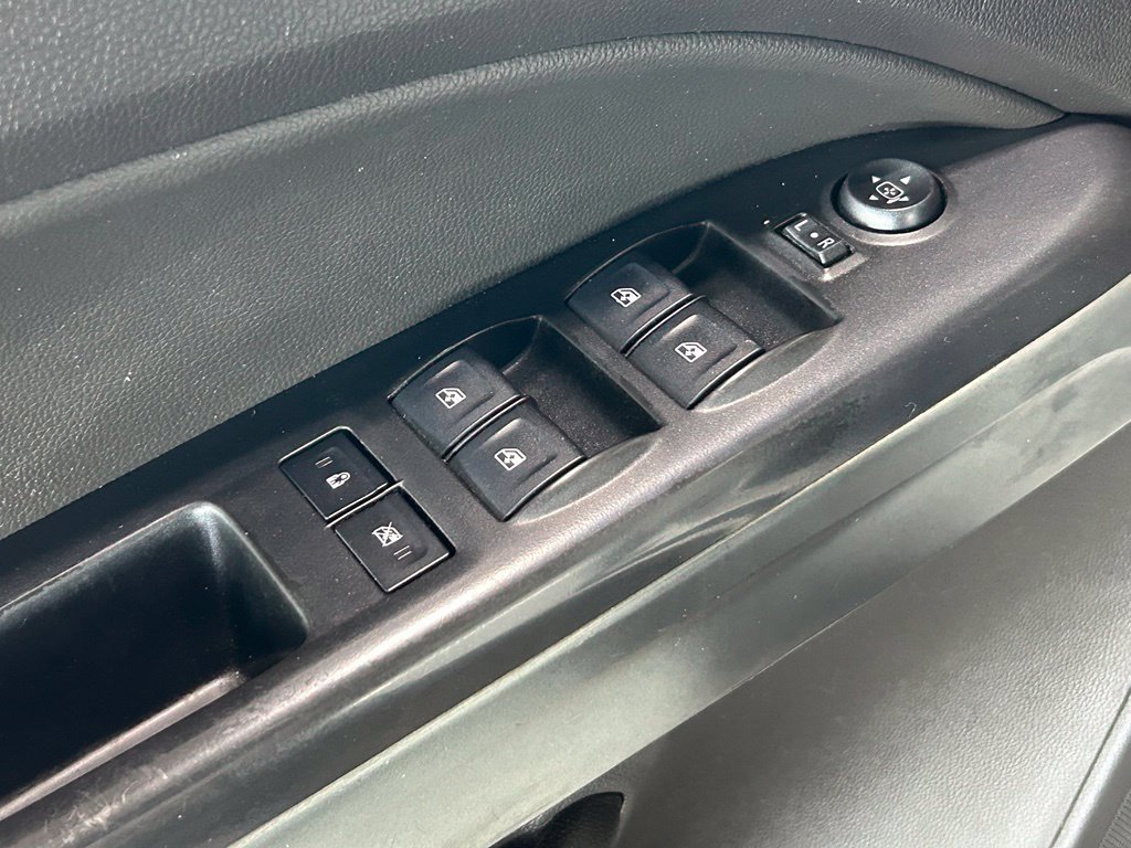 Used 2017 Chevrolet Colorado LT w/ LT Convenience Package RWD image 16