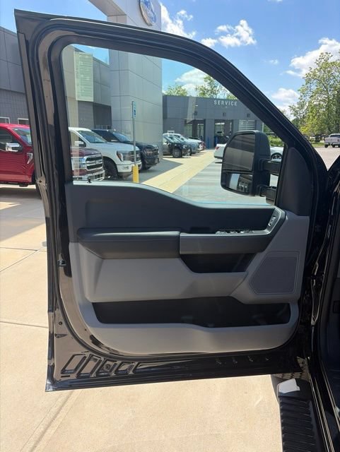 New 2026 Ford F250 XL w/ STX Appearance Package AWD/4WD image 25