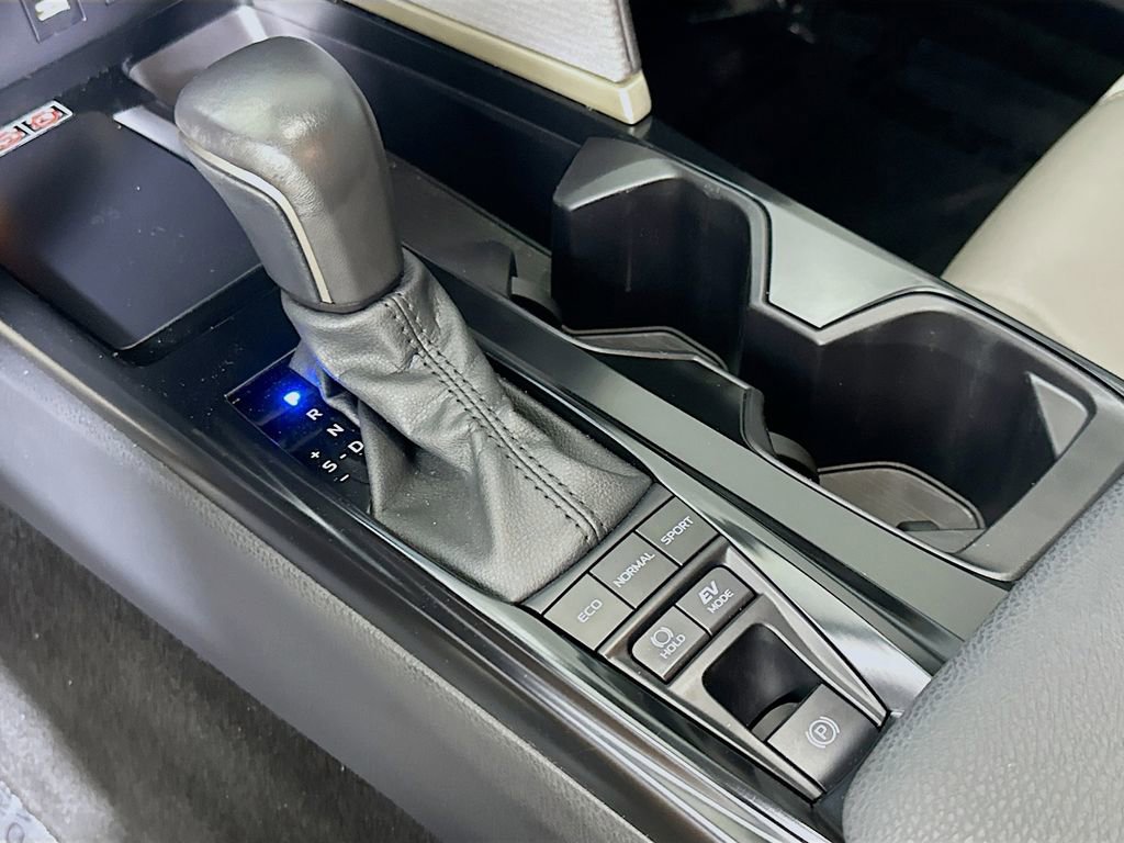 Used 2025 Toyota Camry SE w/ Convenience Package image 23