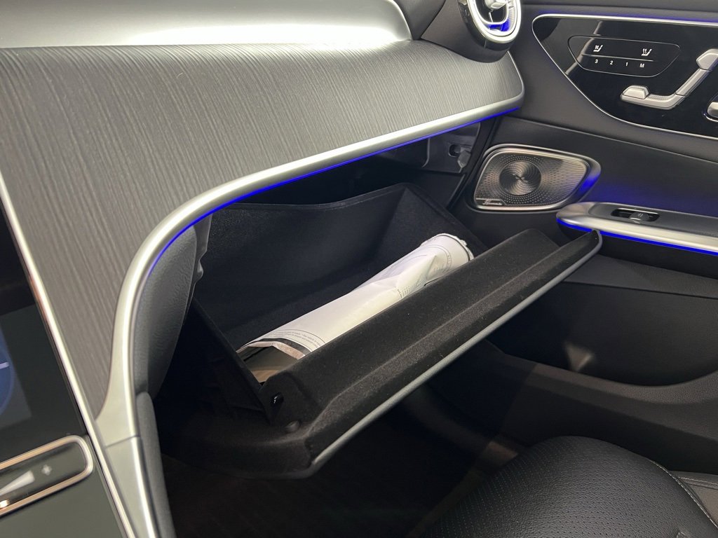 Used 2025 Mercedes-Benz GLC 300 4MATIC image 23