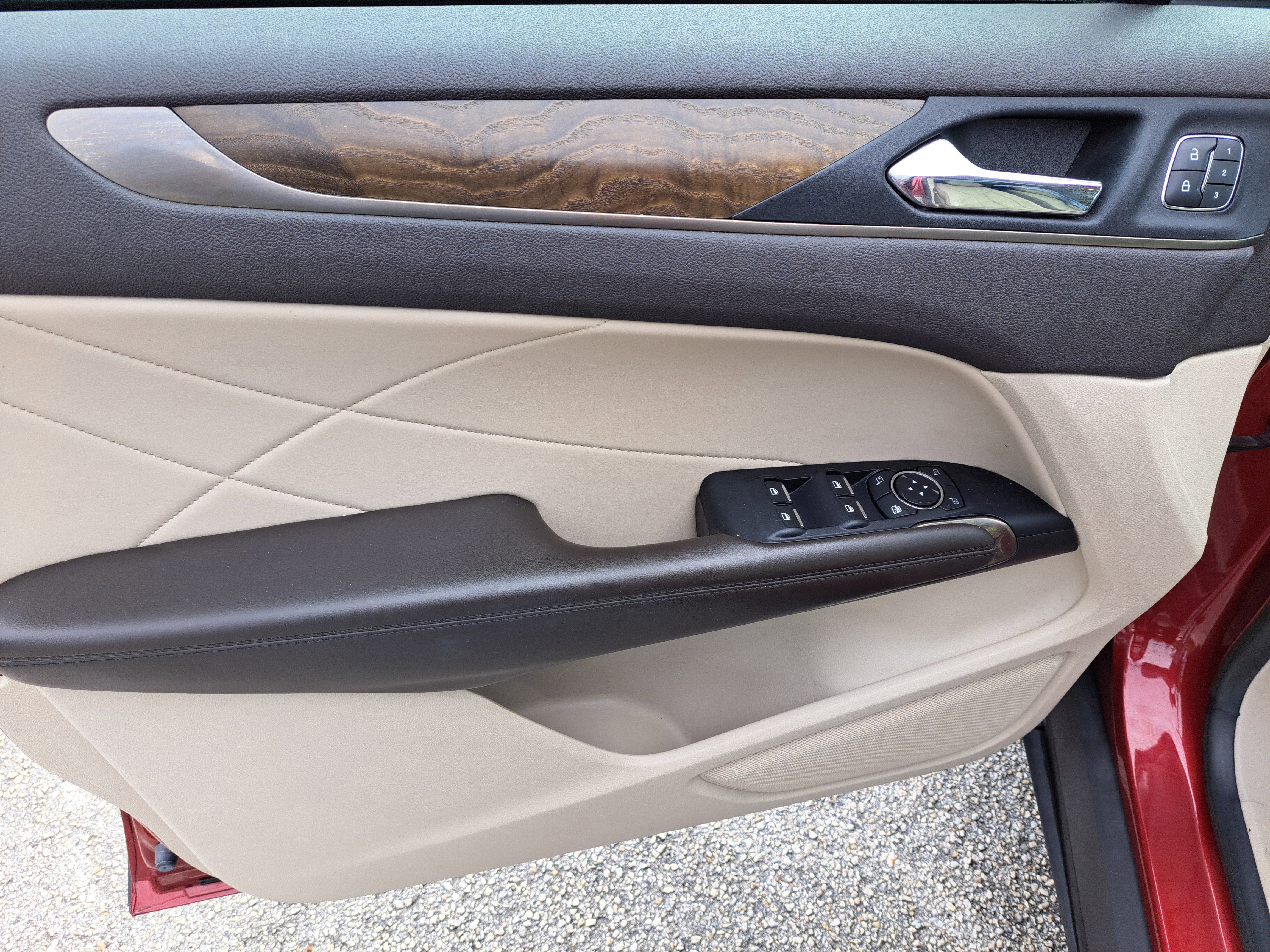 Used 2019 Lincoln MKC Reserve w/ MKC Technology Package image 18