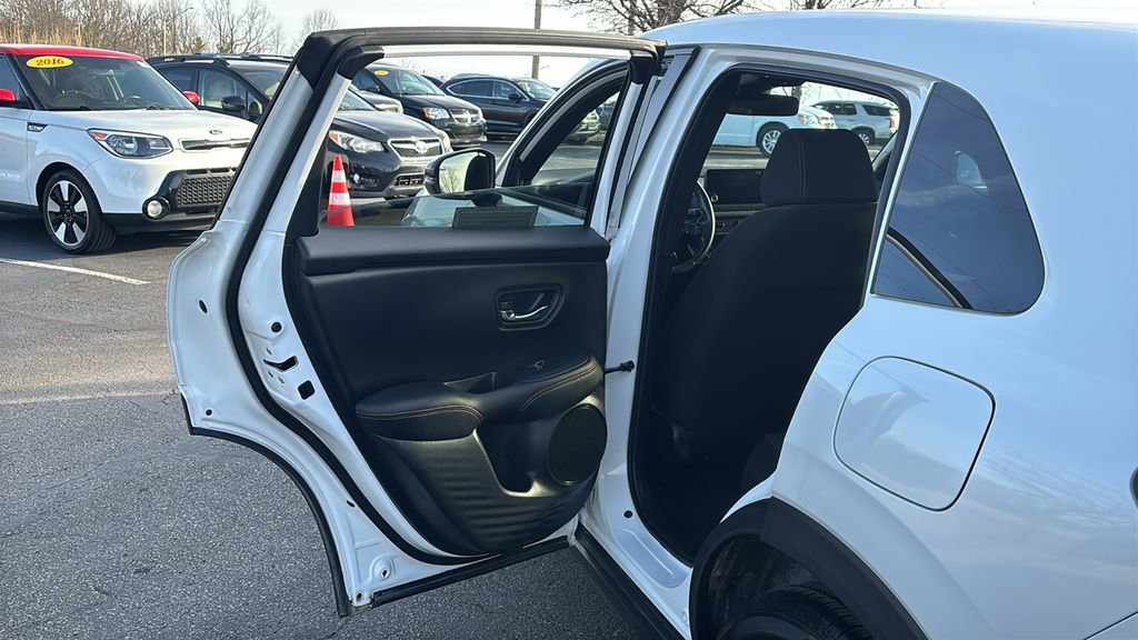 Certified 2023 Honda HR-V Sport image 28