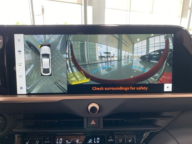 New 2026 Toyota Crown Platinum image 9