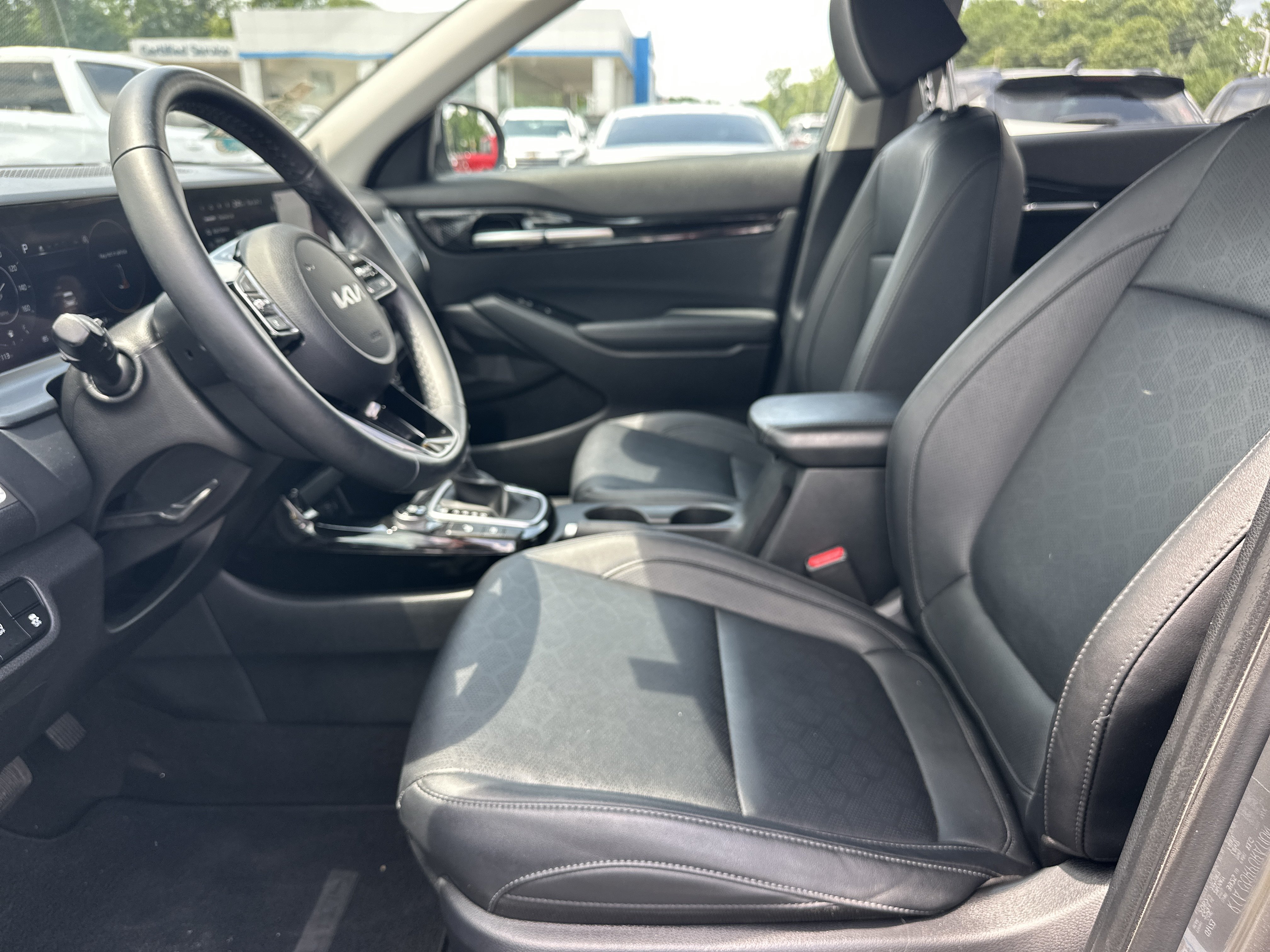 Used 2024 Kia Seltos EX FWD image 10