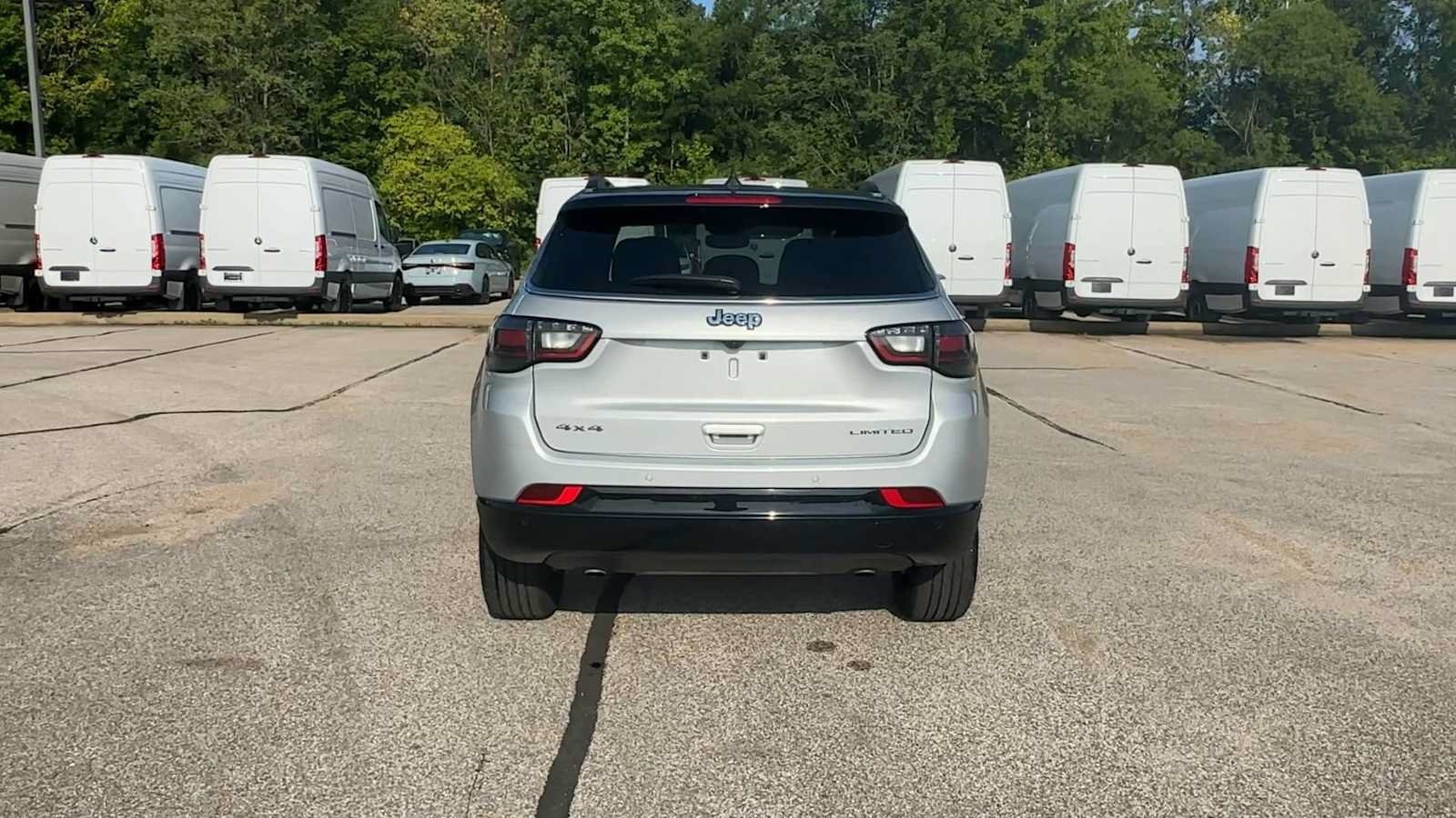 Used 2025 Jeep Compass Limited w/ Elite Group AWD/4WD image 7