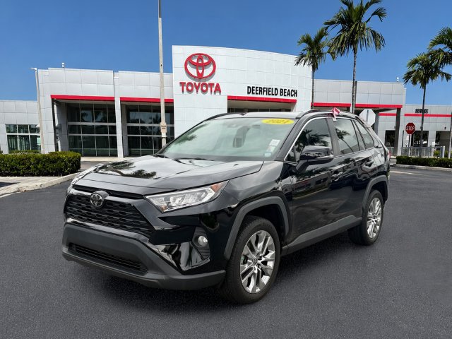 Used 2021 Toyota RAV4 XLE Premium FWD image 3