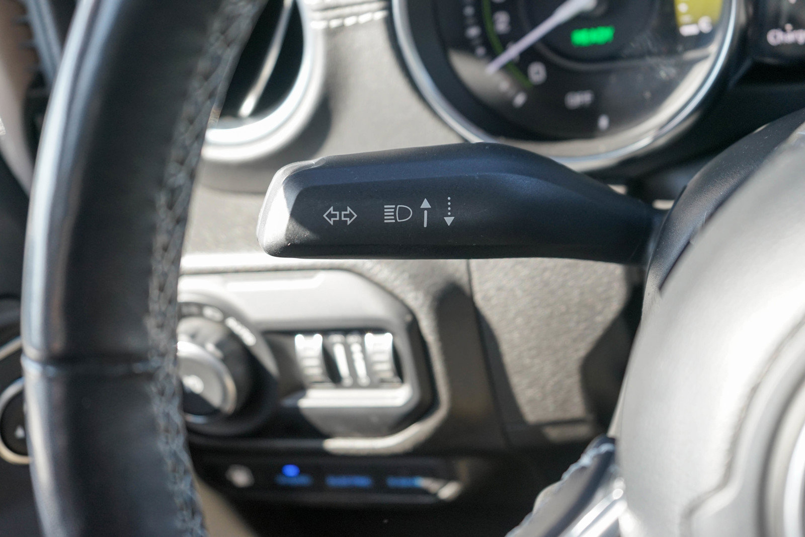 Used 2022 Jeep Wrangler Unlimited Sahara w/ Cold Weather Group image 24