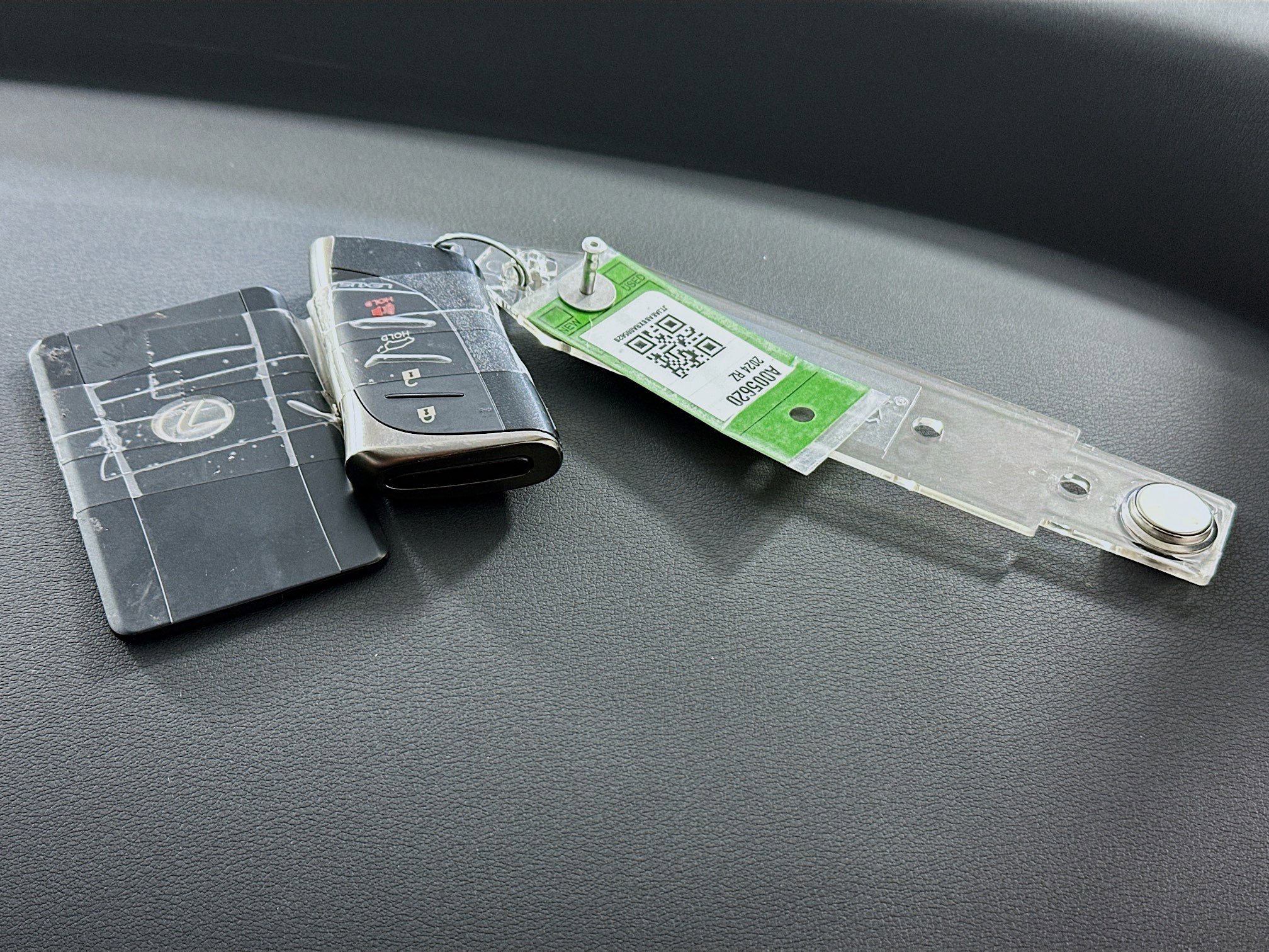 Used 2024 Lexus RZ 300e Premium w/ Accessory Package (Z1) image 32