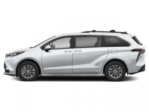 Used 2025 Toyota Sienna XLE image 3