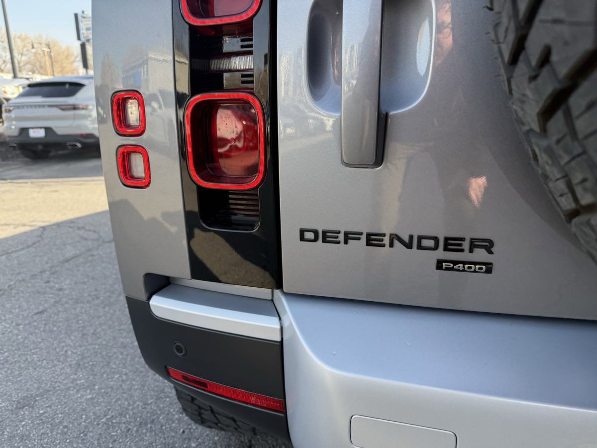 Used 2021 Land Rover Defender 110 SE image 18