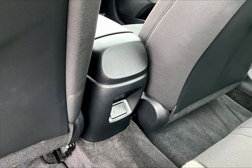 Used 2024 Hyundai Elantra SE image 33