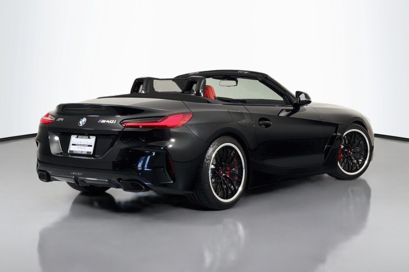 Used 2026 BMW Z4 M40i w/ Shadowloine Package RWD image 13
