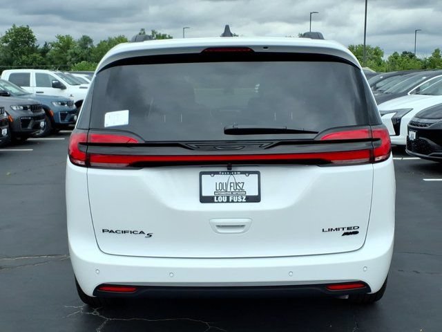 New 2027 Chrysler Pacifica Limited w/ S Appearance Package AWD/4WD image 21