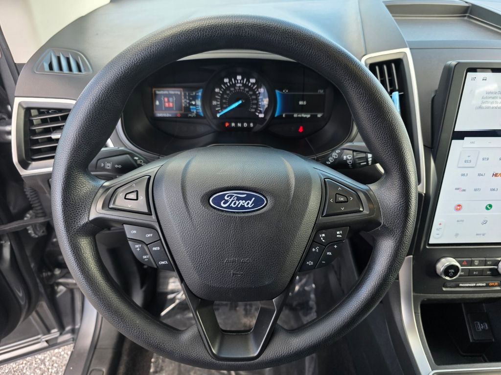Used 2022 Ford Edge SE image 18