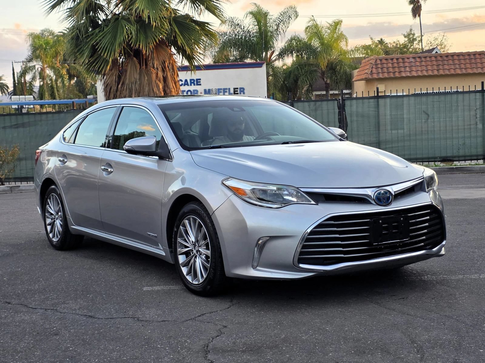 Used 2016 Toyota Avalon Limited w/ Toyota Safety Sense Package FWD image 2