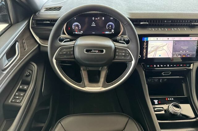 New 2026 Jeep Grand Cherokee Limited AWD/4WD image 11