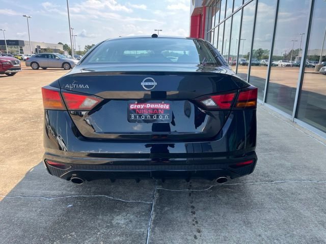 Used 2025 Nissan Altima 2.5 SV w/ SV Premium Package FWD image 3