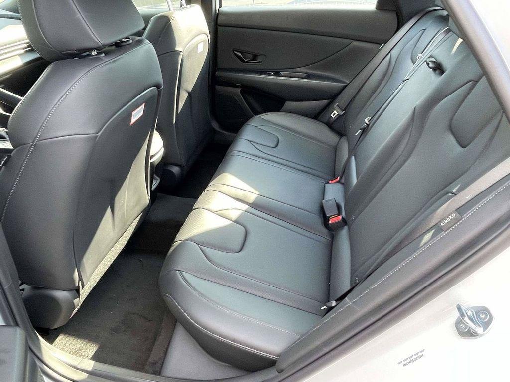 New 2026 Hyundai Elantra SEL Sport FWD image 36