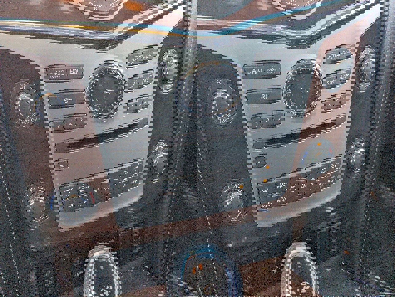 Used 2018 INFINITI QX80 Limited w/ All Season Package image 27