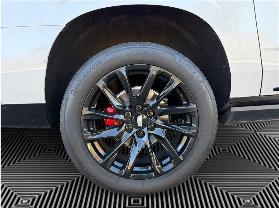 Used 2023 Cadillac Escalade ESV Sport Platinum w/ LPO, ONYX Package AWD/4WD image 14