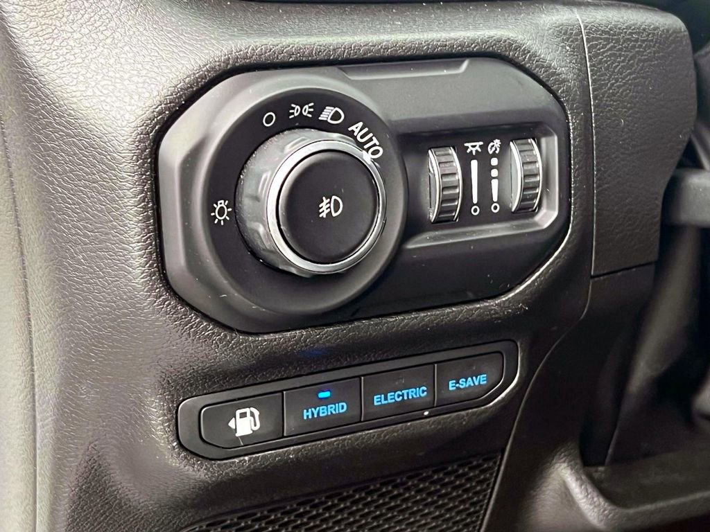 Used 2022 Jeep Wrangler Unlimited Sahara 4xe w/ Cold Weather Group image 17