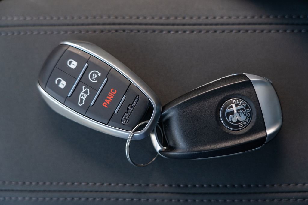 Used 2024 Alfa Romeo Tonale Veloce image 34