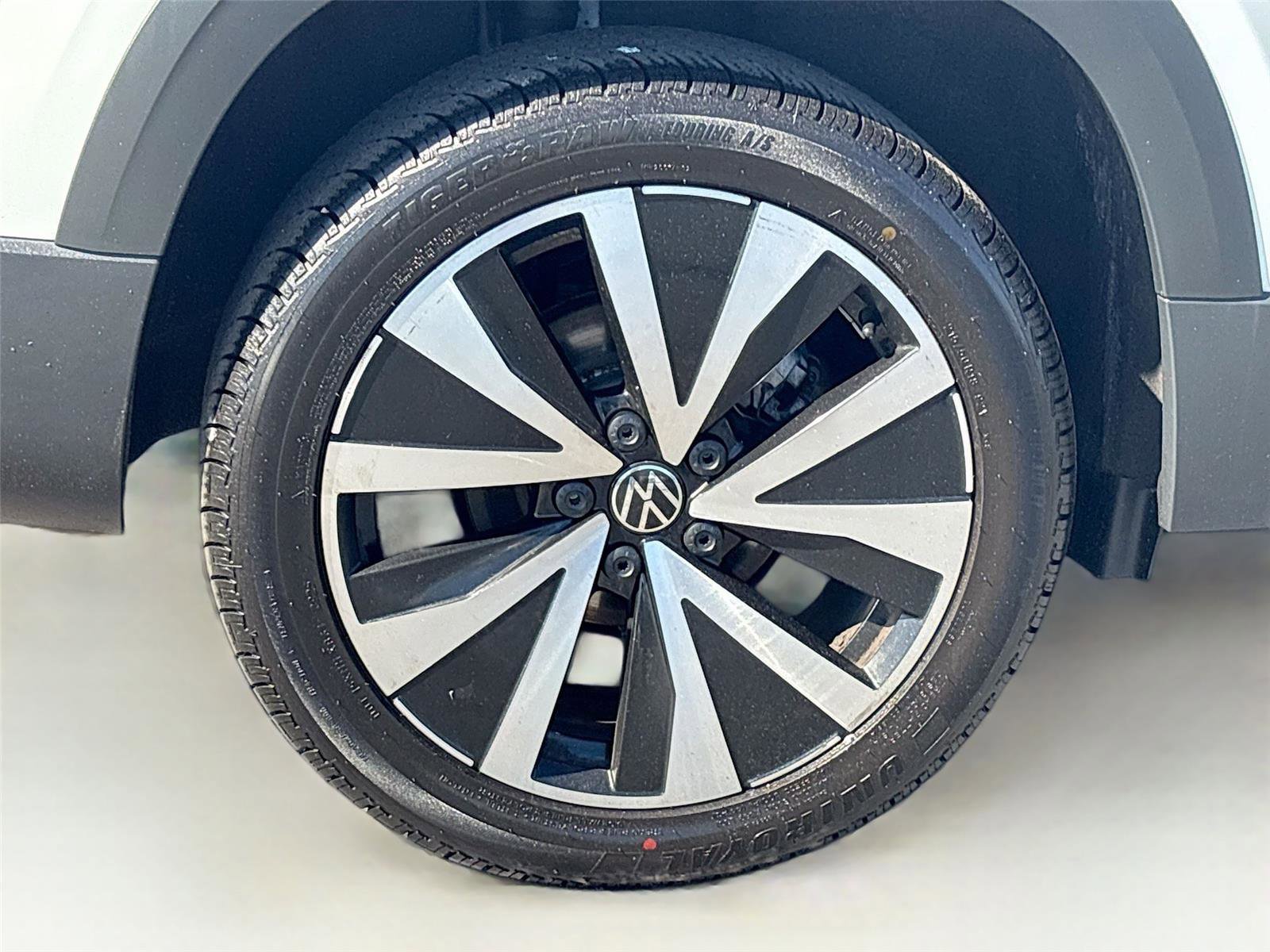 Used 2024 Volkswagen Taos SE image 34