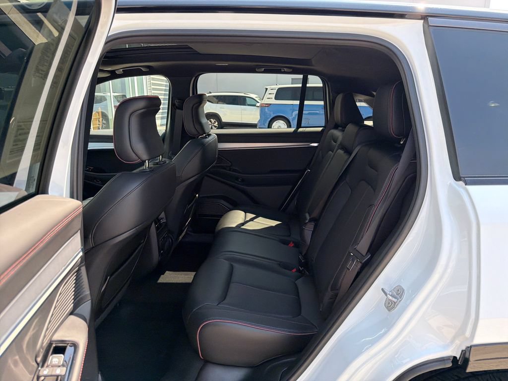 Used 2025 Jeep Wagoneer S Launch Edition AWD/4WD image 12