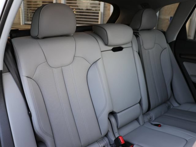 Used 2023 Audi Q5 e Prestige w/ Prestige Package AWD/4WD image 14