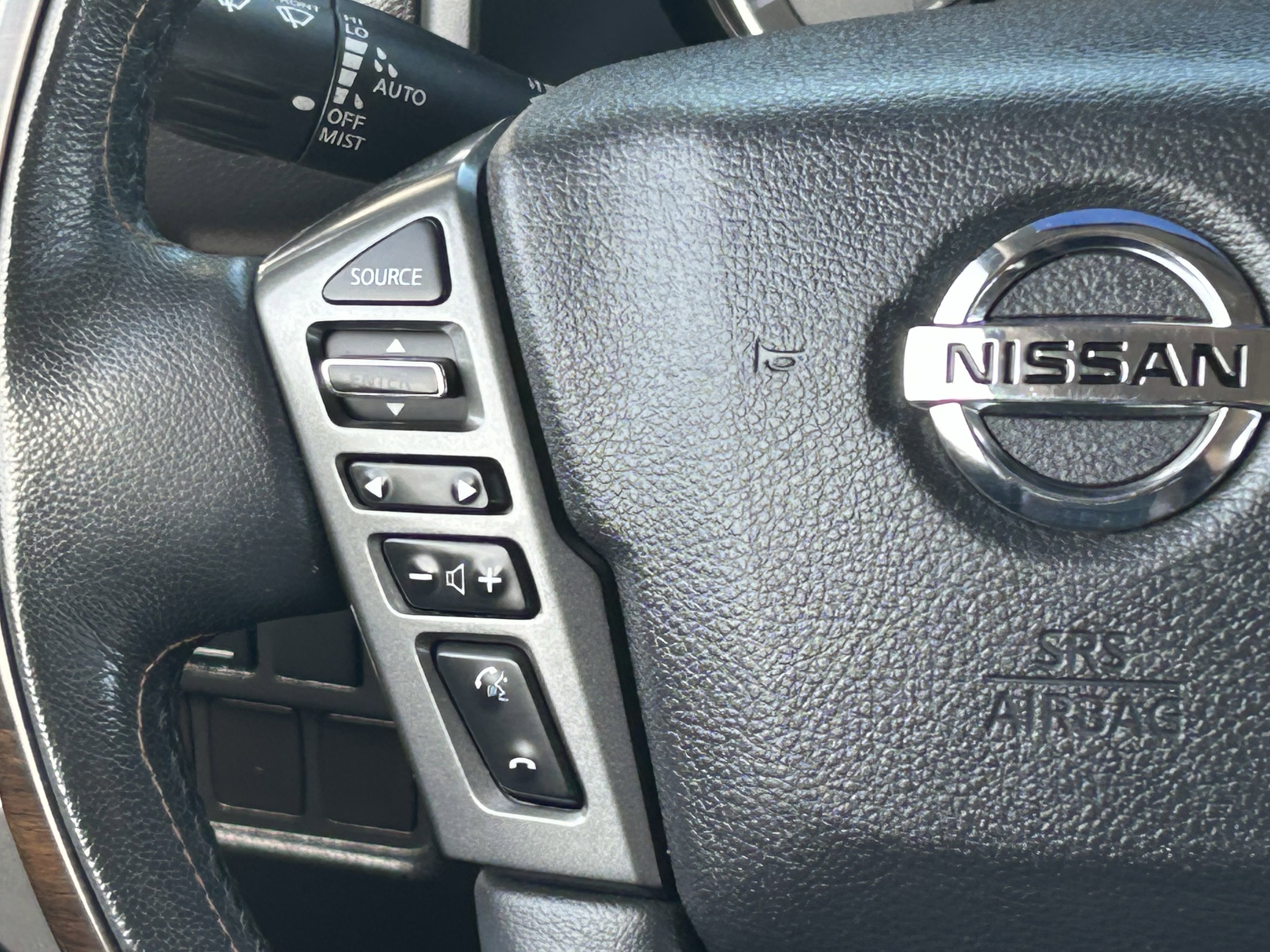 Used 2016 Nissan Titan Platinum Reserve AWD/4WD image 23