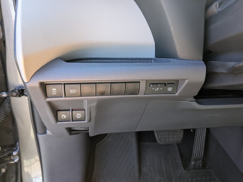 Used 2022 Toyota Sienna XLE FWD image 30