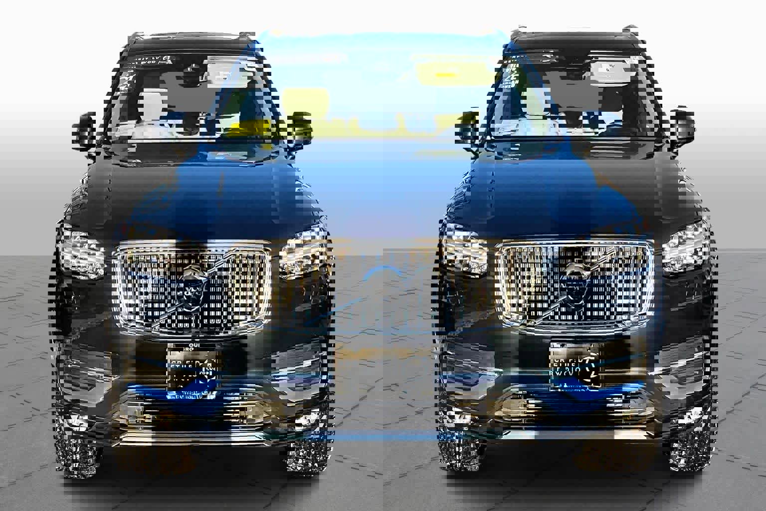 Certified 2024 Volvo XC90 B6 Ultimate w/ Protection Package Premier image 4