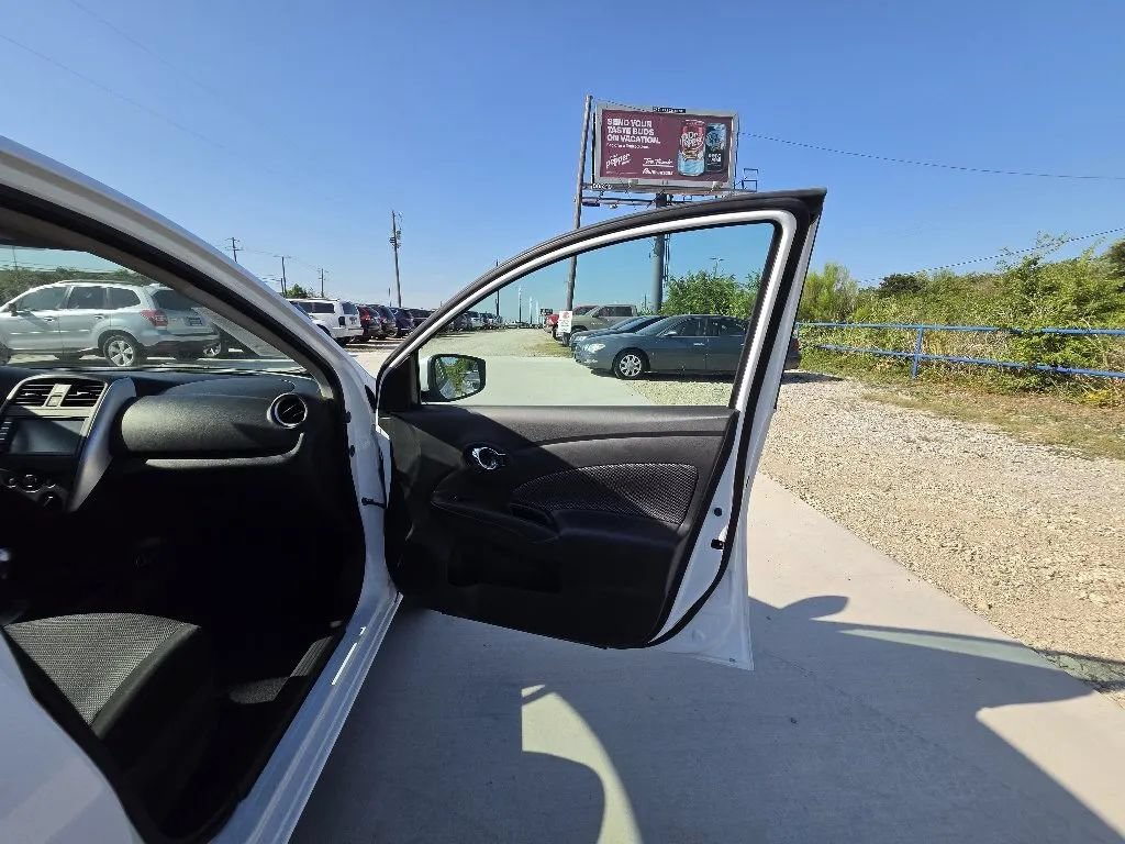 Used 2019 Nissan Versa SV FWD image 21