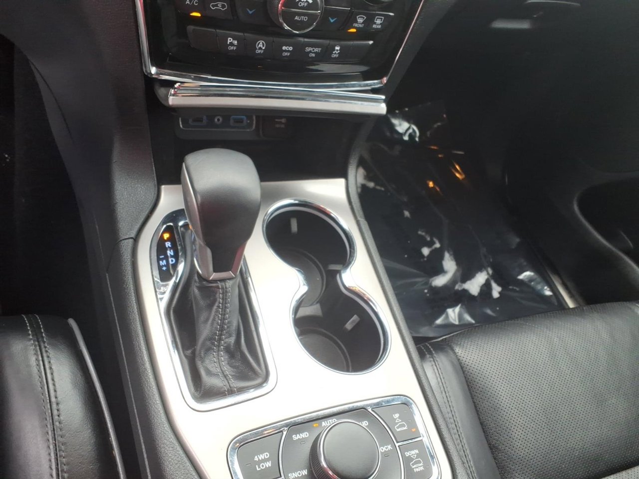 Used 2019 Jeep Grand Cherokee Overland image 13