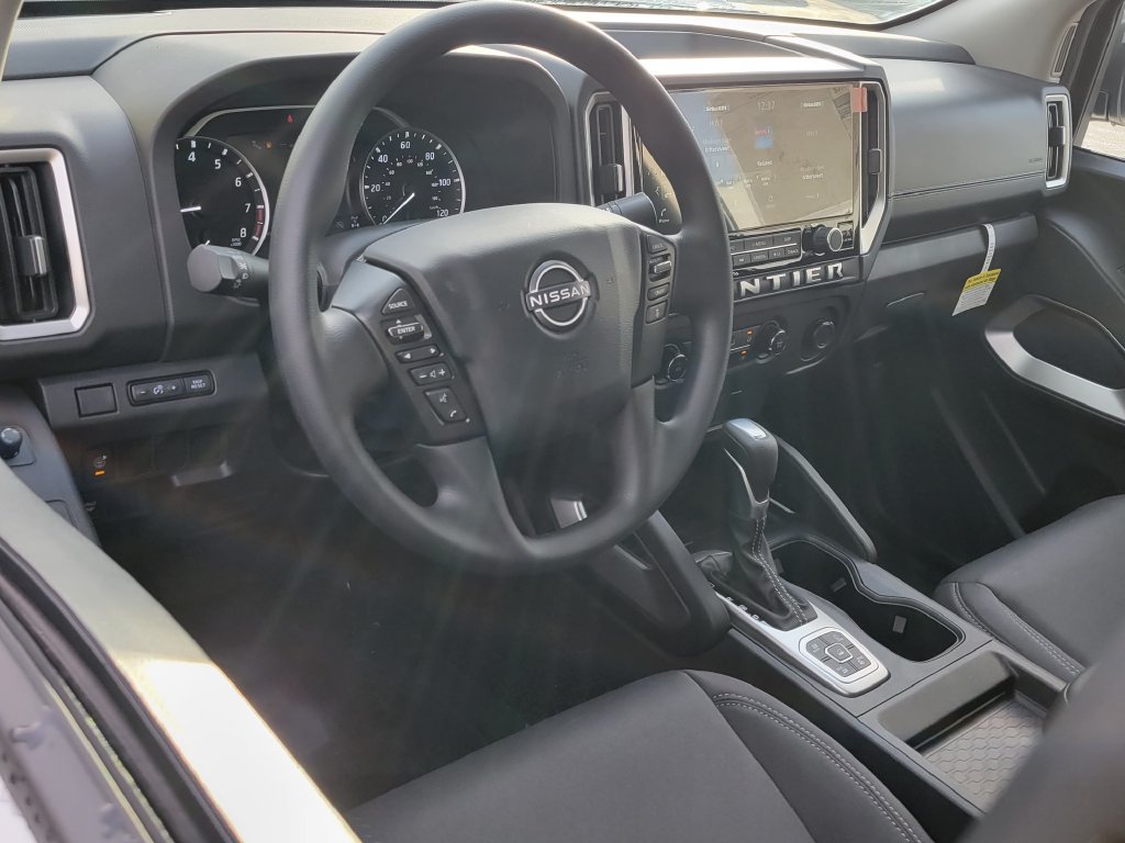 New 2026 Nissan Frontier SV w/ Tow Package AWD/4WD image 4