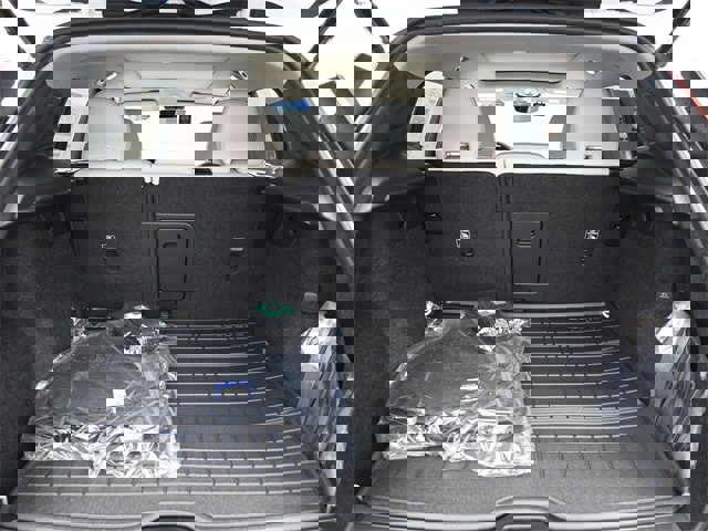 New 2025 Volvo XC40 B5 Plus w/ Protection Package Premier image 31