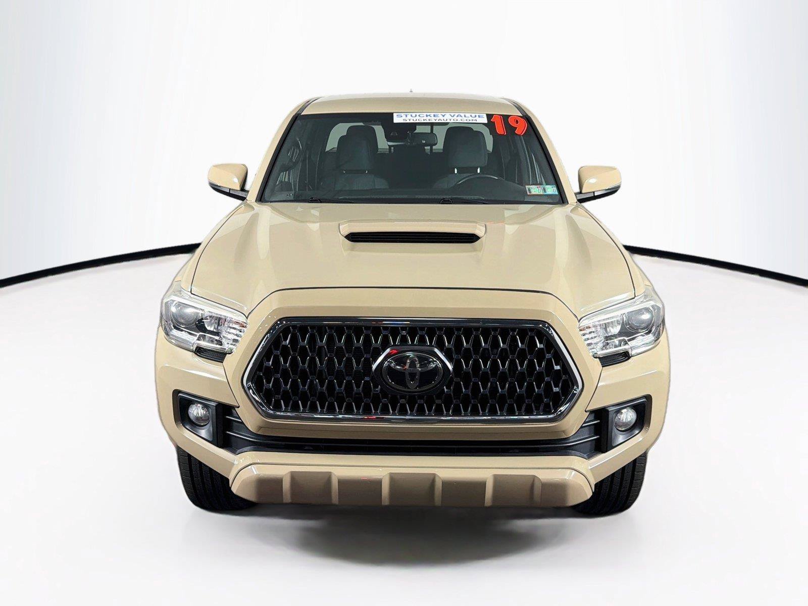 Used 2019 Toyota Tacoma TRD Sport AWD/4WD image 13