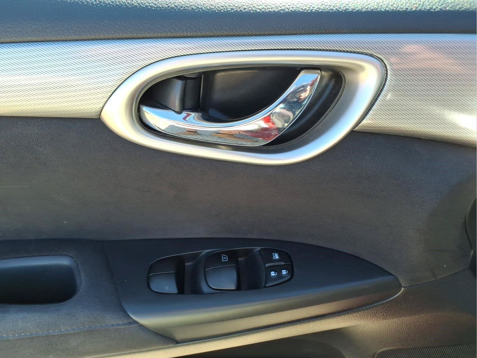 Used 2014 Nissan Sentra SR FWD image 17