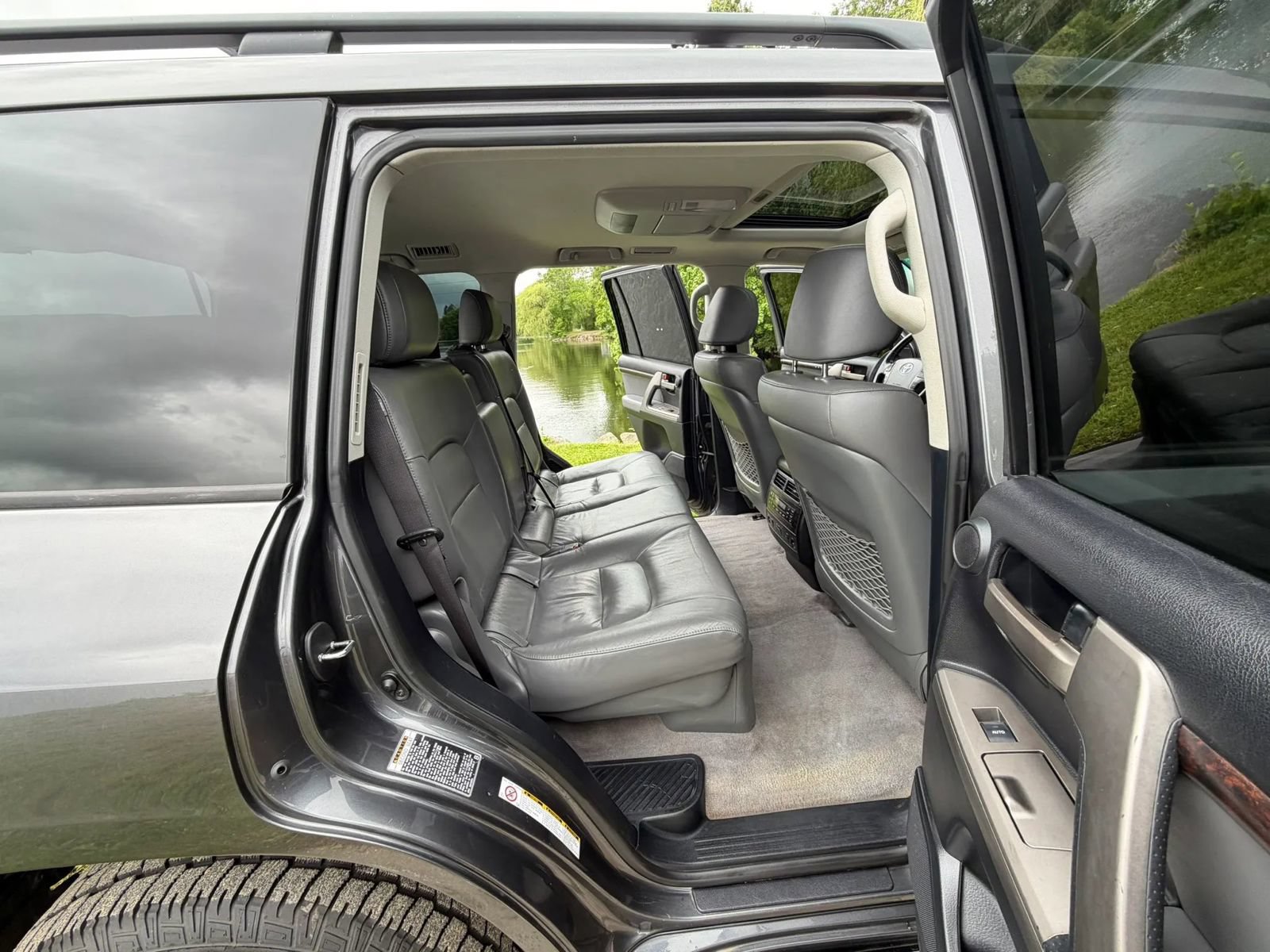 Used 2011 Toyota Land Cruiser w/ Upgrade Pkg AWD/4WD image 59