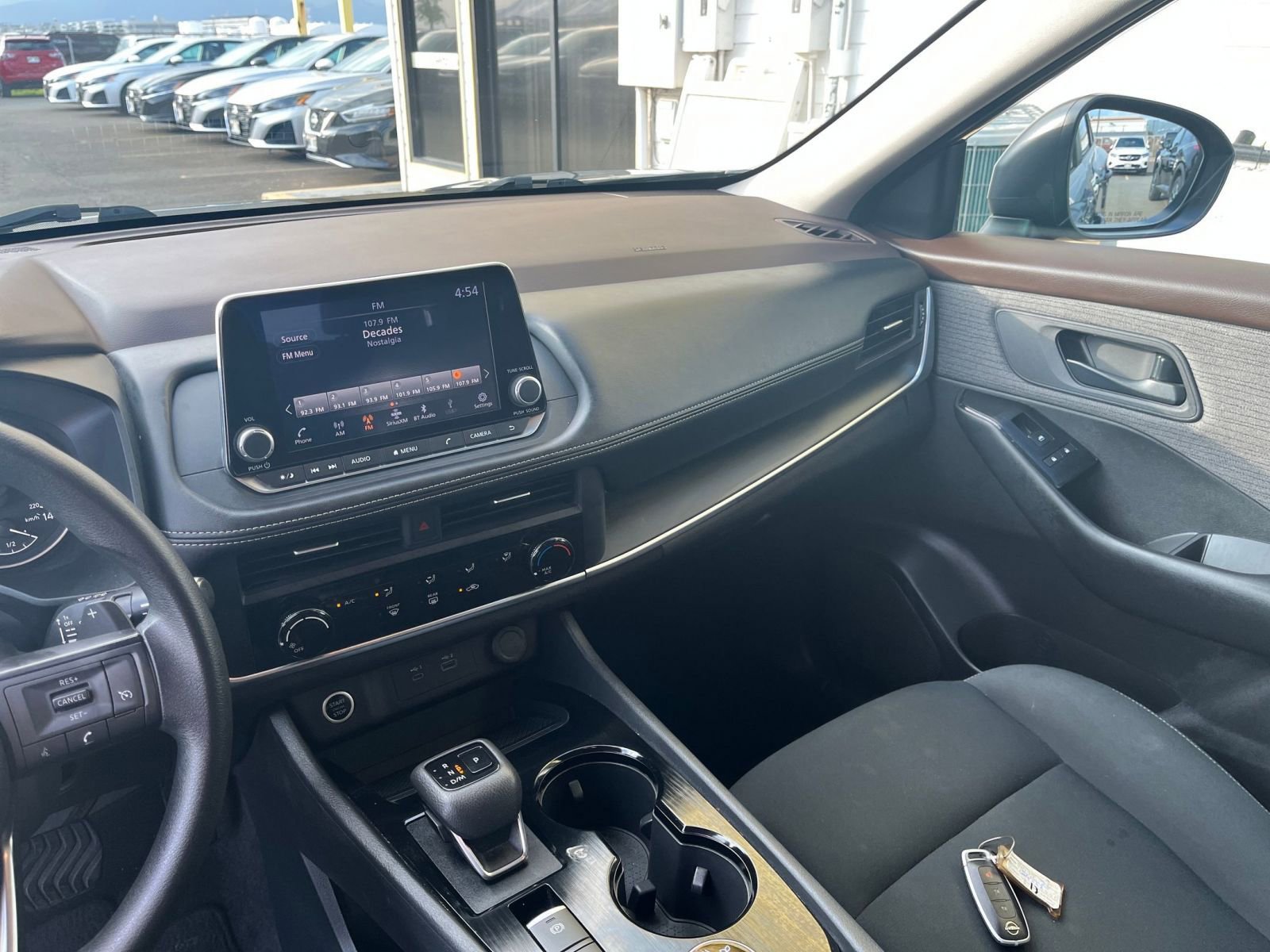 Used 2023 Nissan Rogue S image 34