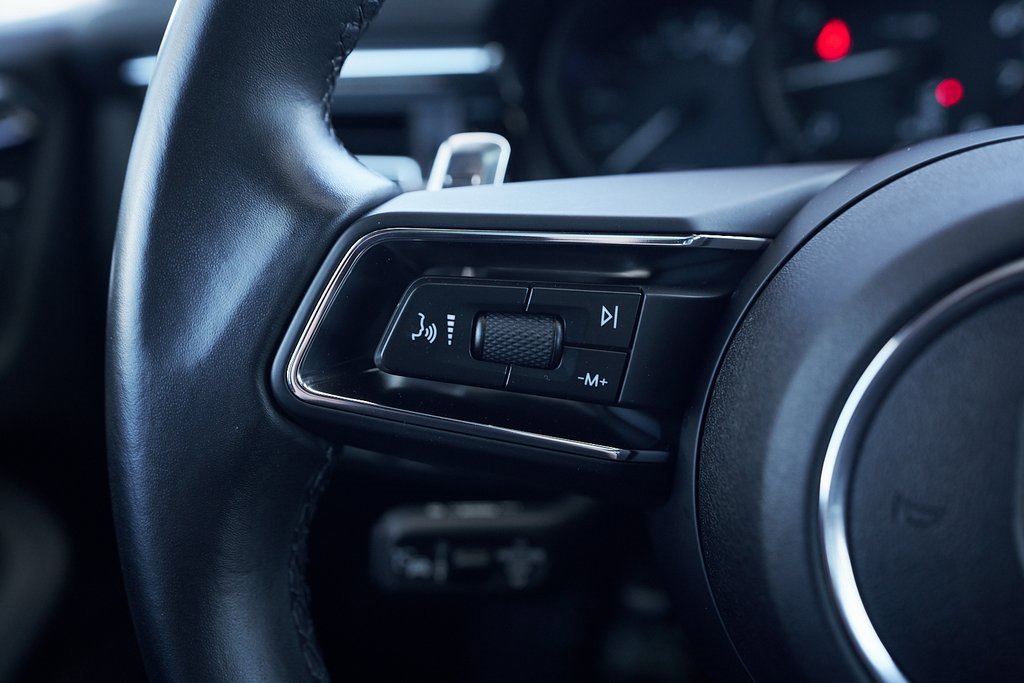 Used 2024 Porsche Macan image 40