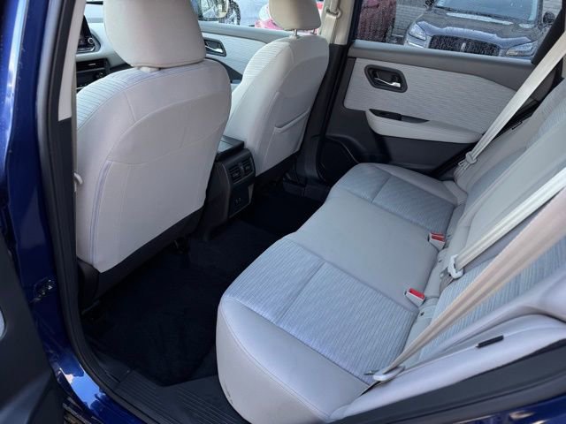 Used 2023 Nissan Rogue SV image 18