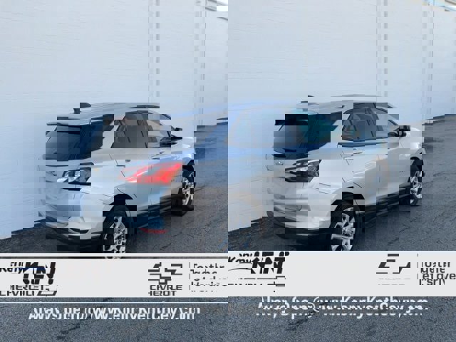 Used 2020 Chevrolet Equinox LS w/ LS Convenience Package image 4