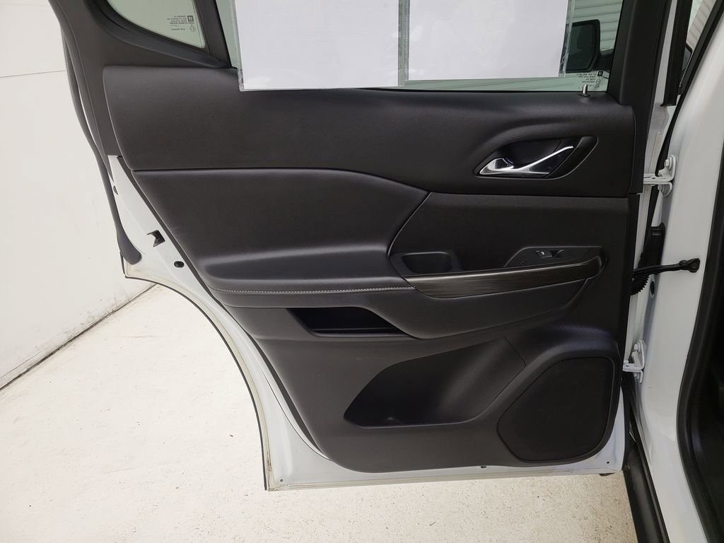 Certified 2023 GMC Acadia SLT image 45