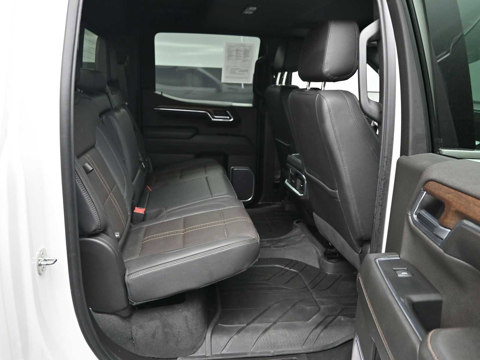 Used 2023 Chevrolet Silverado 1500 High Country w/ High Country Premium Package image 39