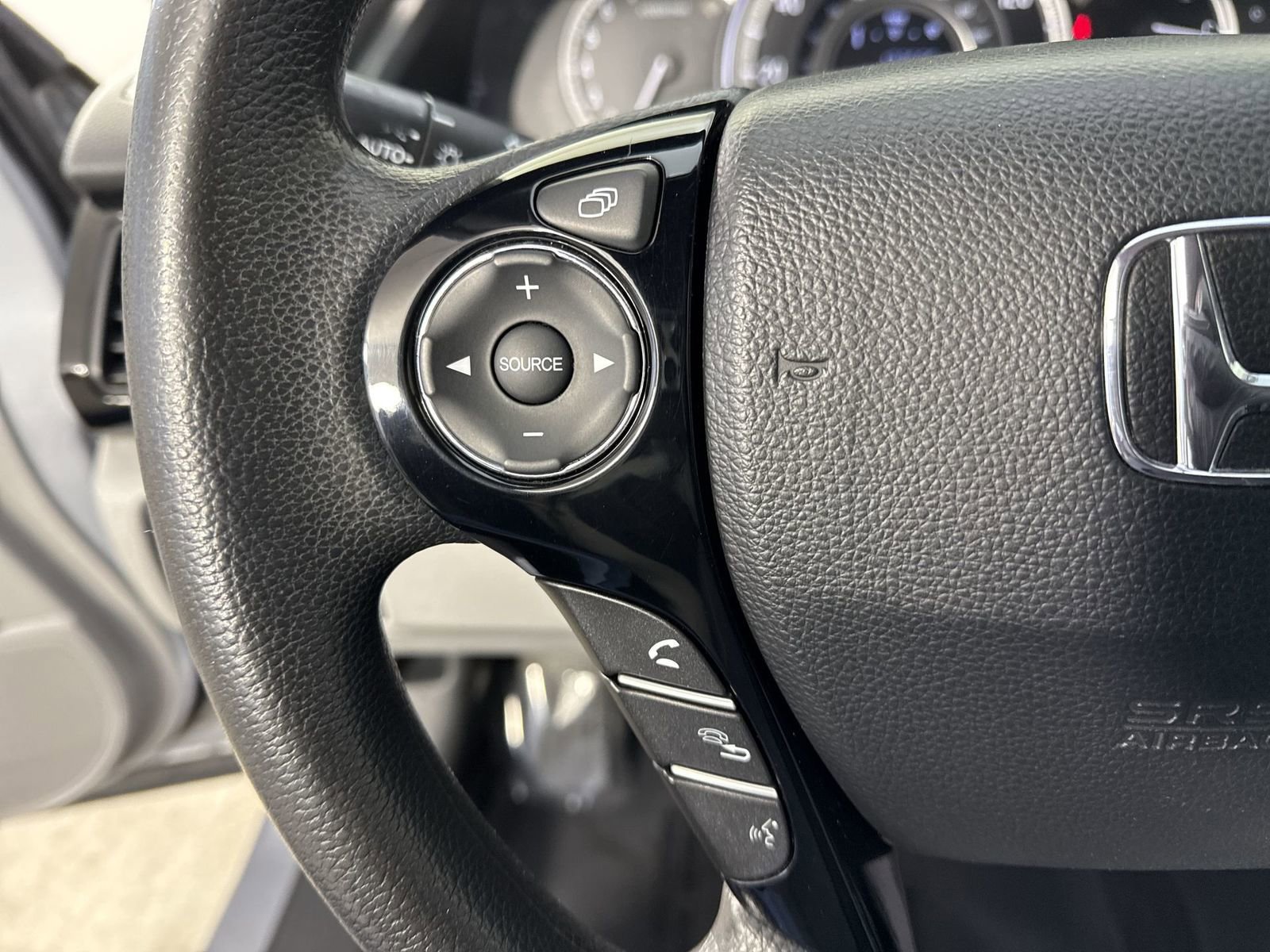 Used 2016 Honda Accord LX image 12