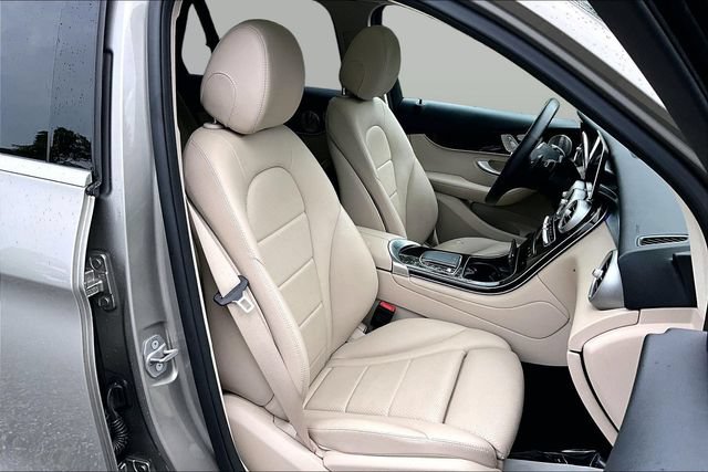 Used 2021 Mercedes-Benz GLC 300 4MATIC image 33