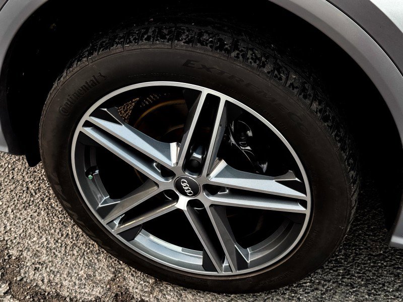 Used 2018 Audi SQ5 Premium Plus w/ Navigation Package image 39